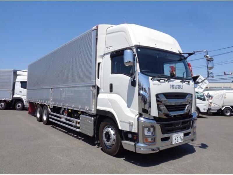 ISUZU GIGA