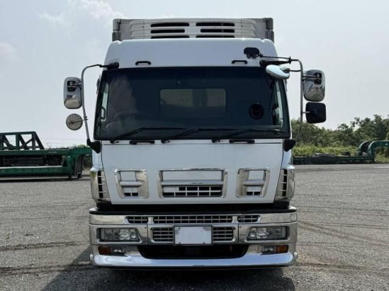 ISUZU GIGA