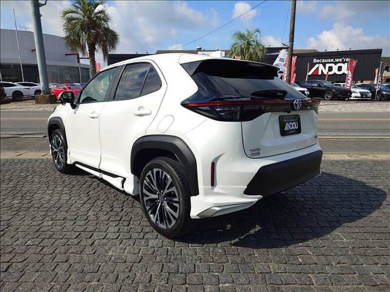 YARIS CROSS
