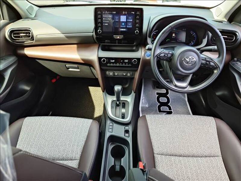 YARIS CROSS