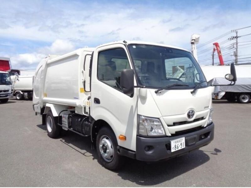 TOYOTA DYNA