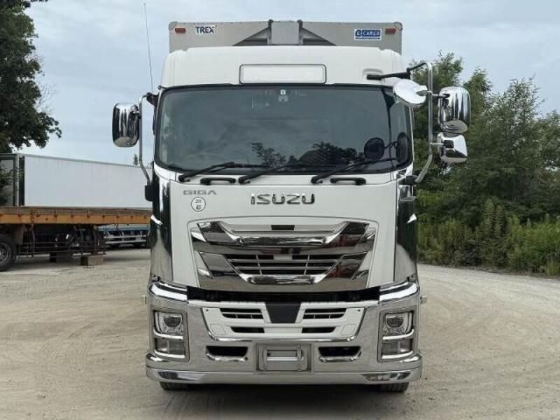 ISUZU GIGA