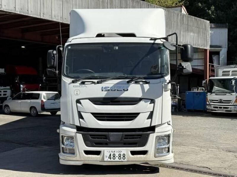ISUZU GIGA