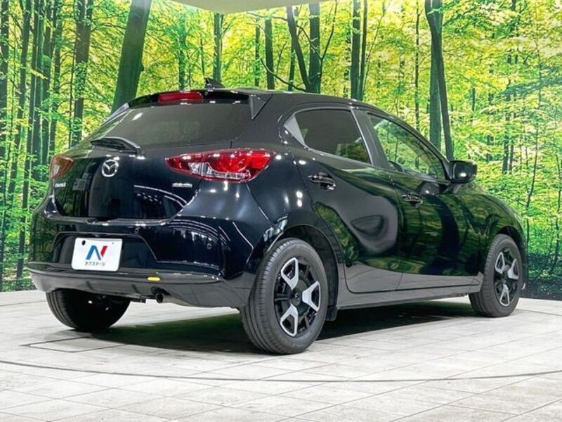 MAZDA2