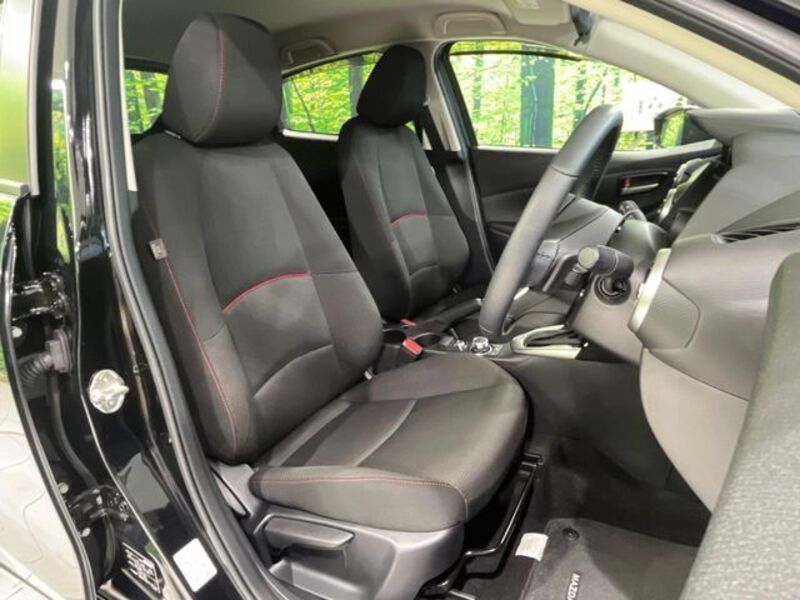 MAZDA2