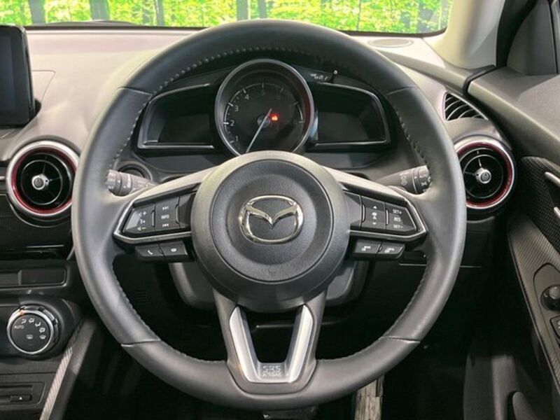 MAZDA2