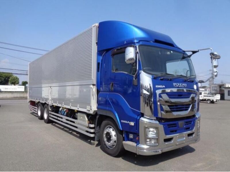 ISUZU GIGA