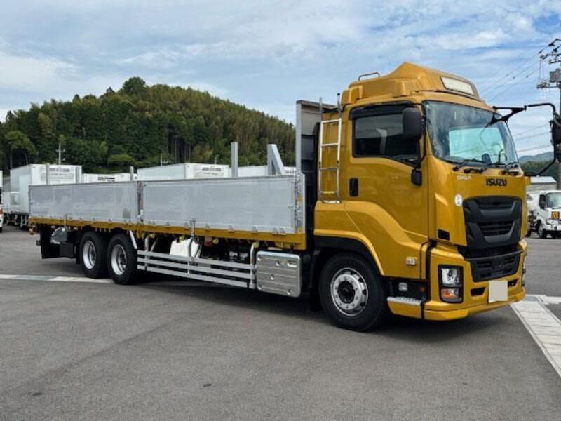 ISUZU GIGA