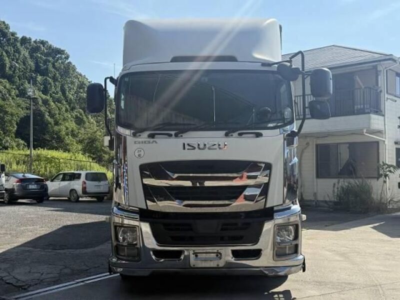 ISUZU GIGA