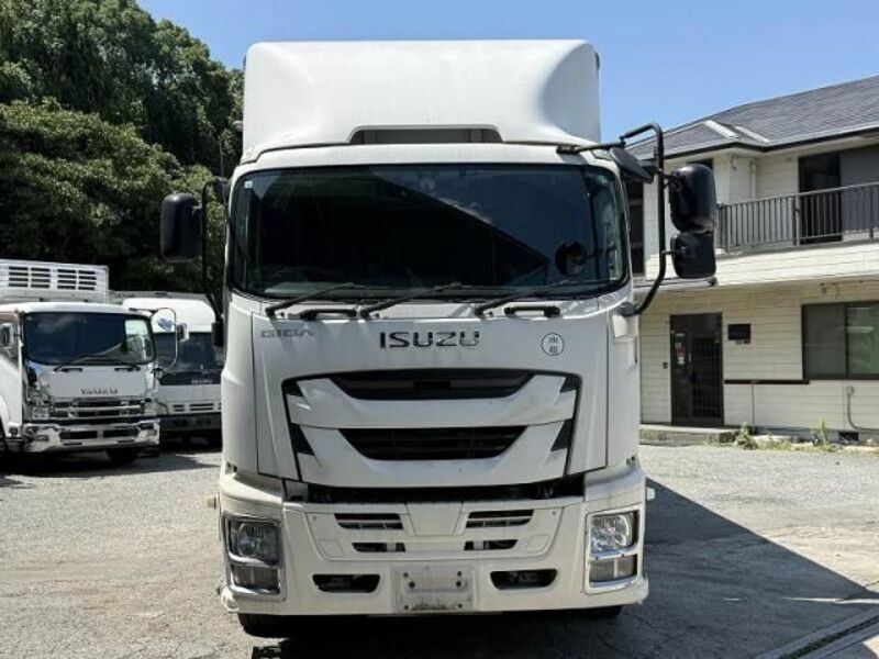ISUZU GIGA