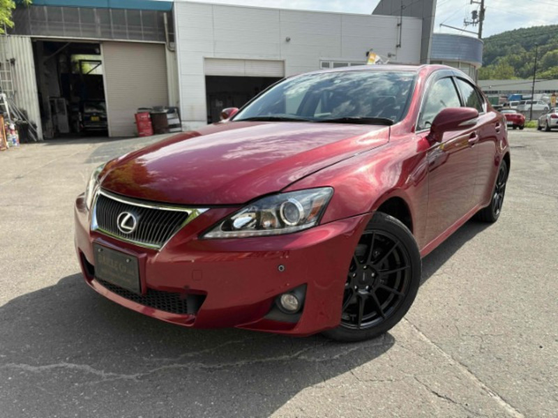 LEXUS IS
