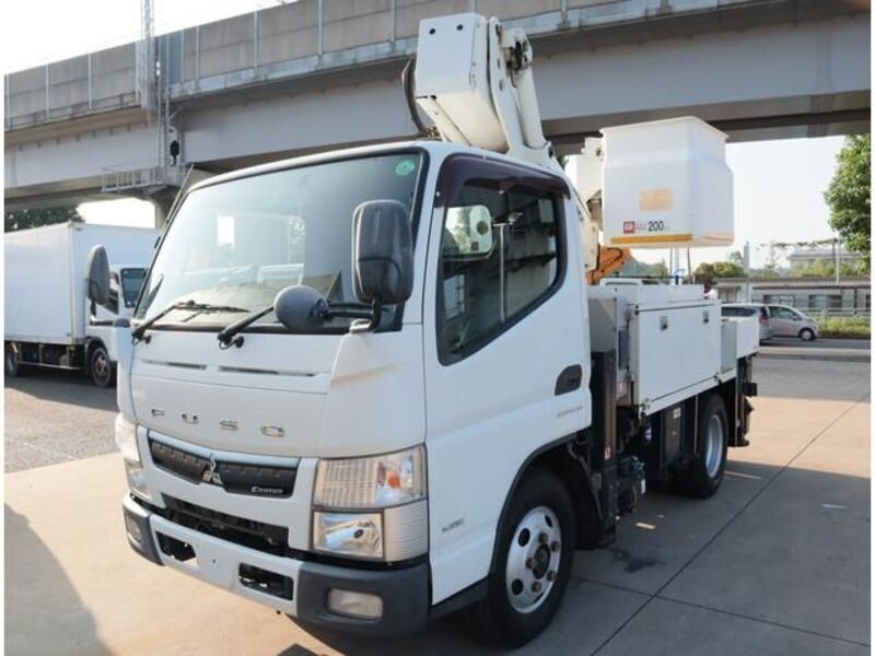 MITSUBISHI CANTER
