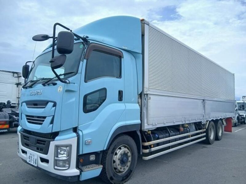 ISUZU GIGA