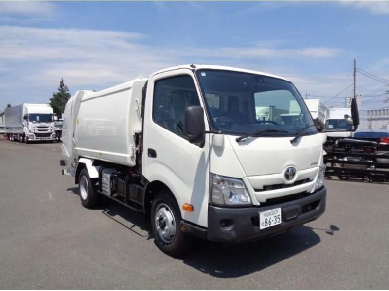 TOYOTA DYNA