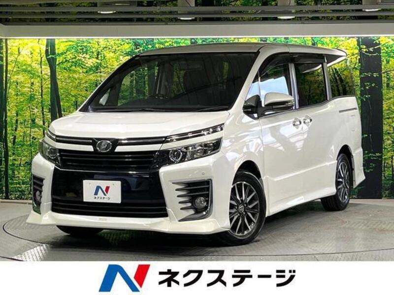 TOYOTA VOXY
