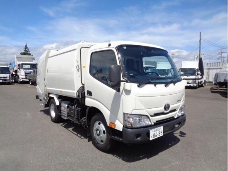 TOYOTA DYNA