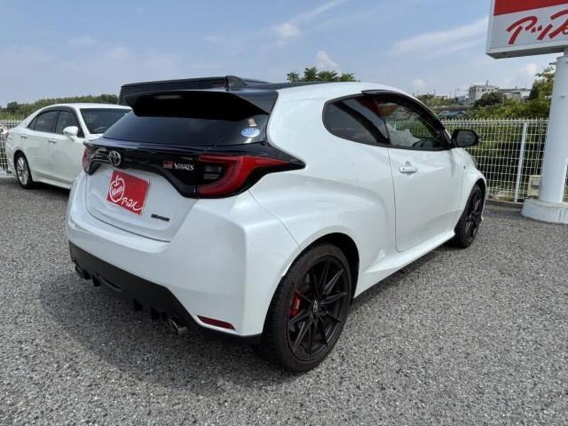 GR YARIS