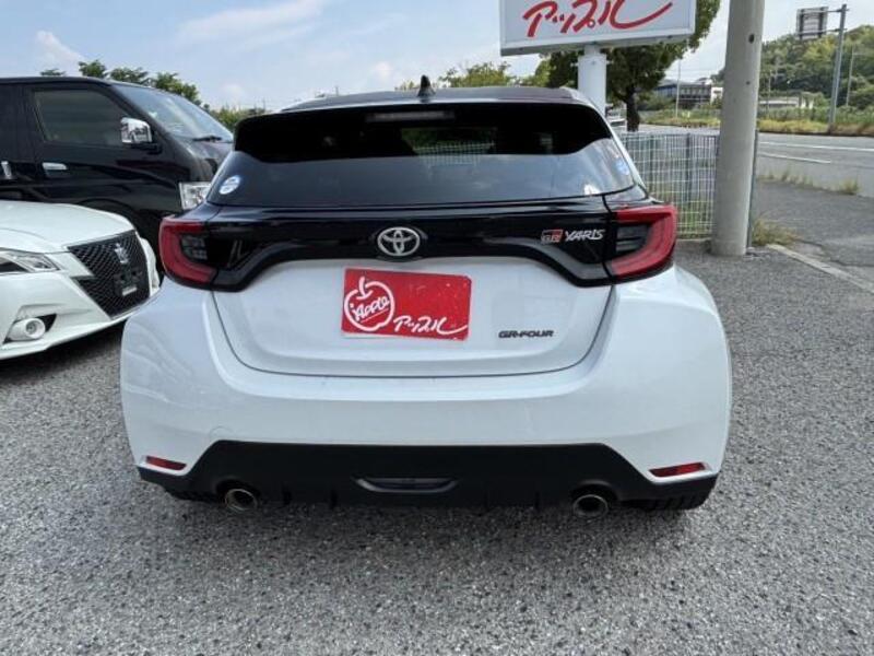 GR YARIS