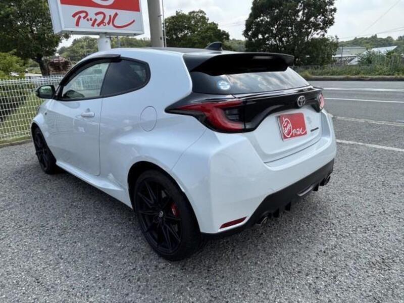 GR YARIS