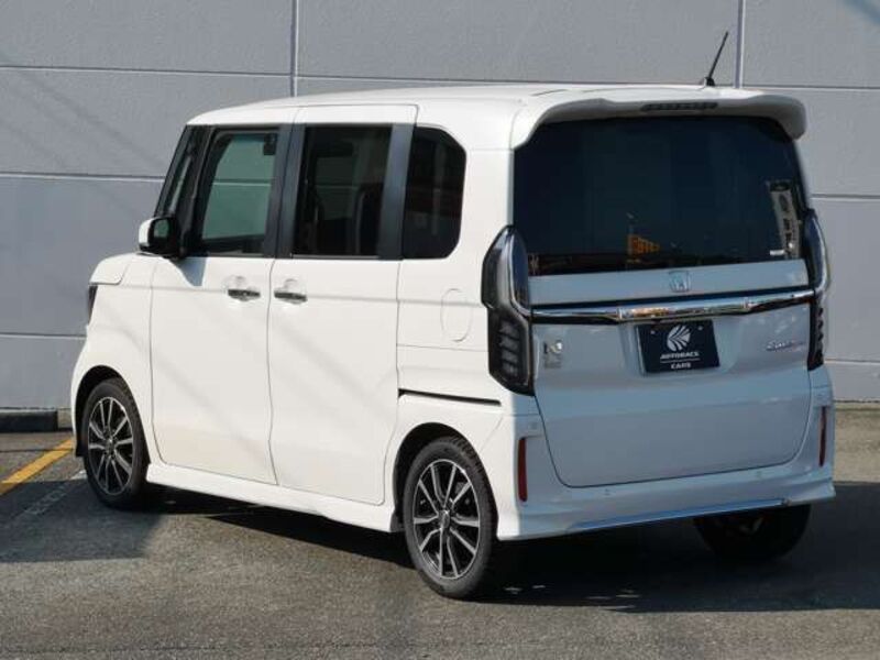 N BOX CUSTOM