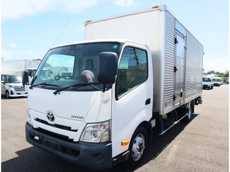 TOYOTA DYNA