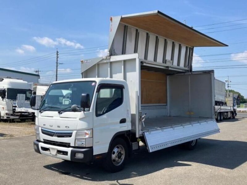 MITSUBISHI CANTER