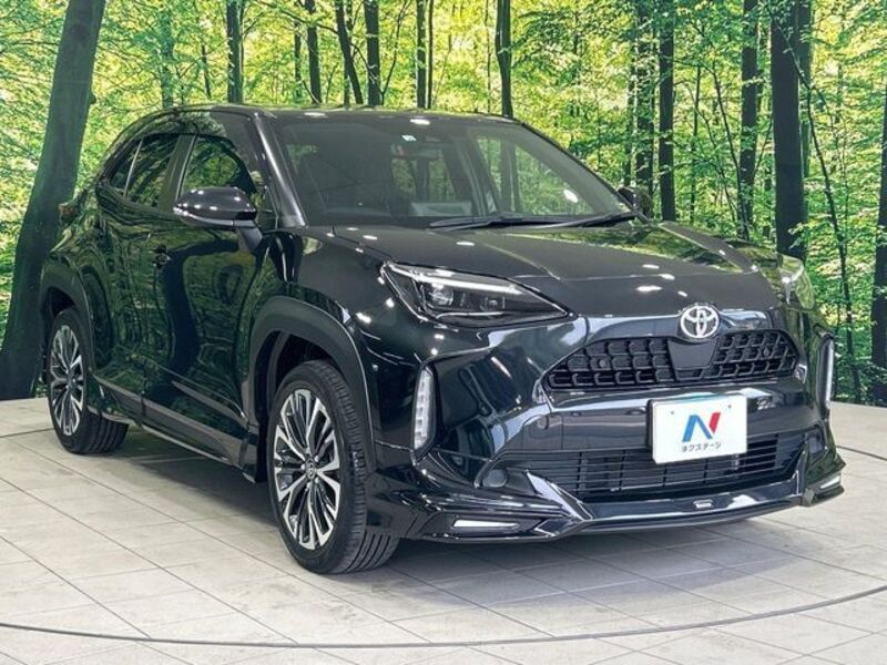 YARIS CROSS