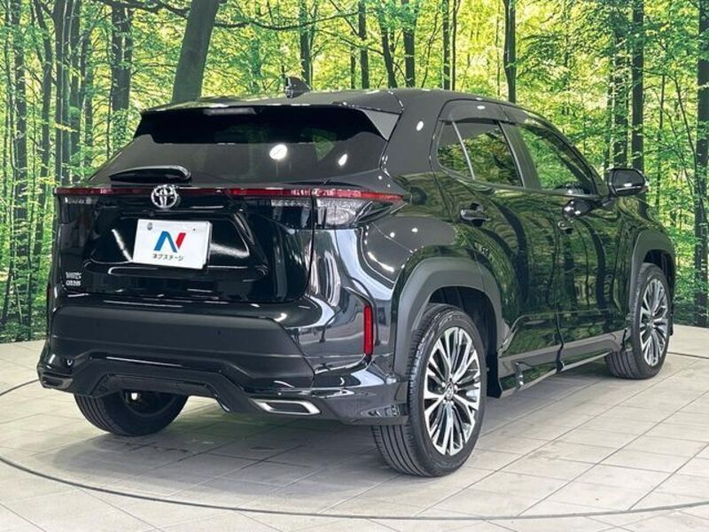 YARIS CROSS
