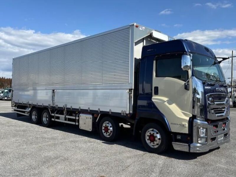 ISUZU GIGA