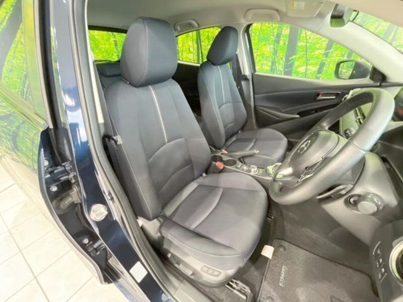 MAZDA2