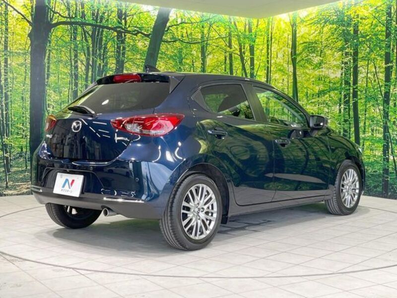 MAZDA2