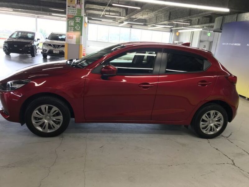 MAZDA2