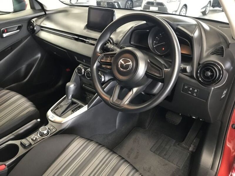 MAZDA2