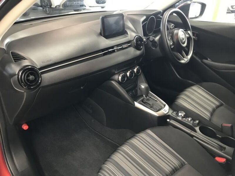 MAZDA2