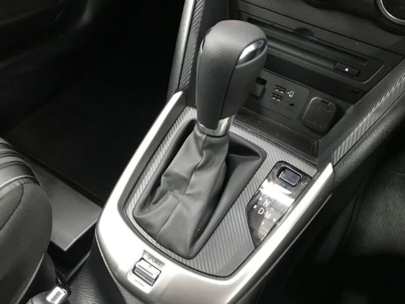 MAZDA2