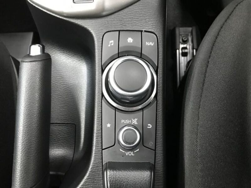 MAZDA2