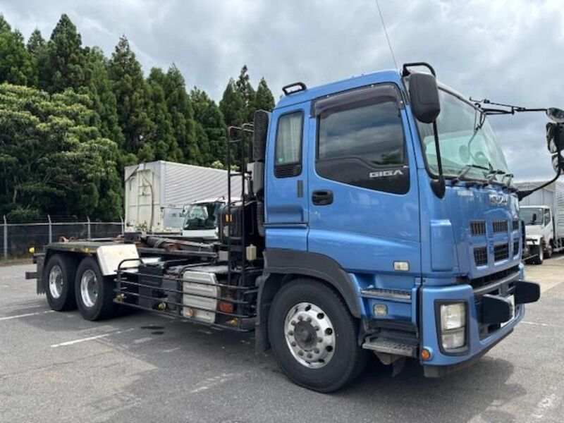 ISUZU GIGA