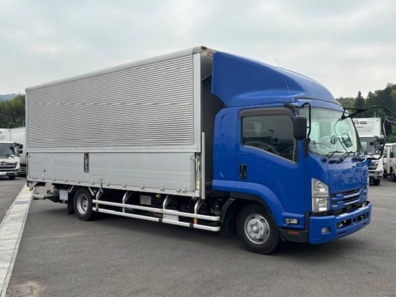 ISUZU FORWARD