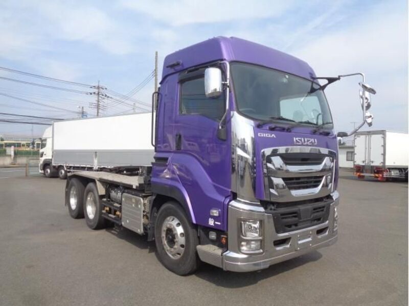 ISUZU GIGA