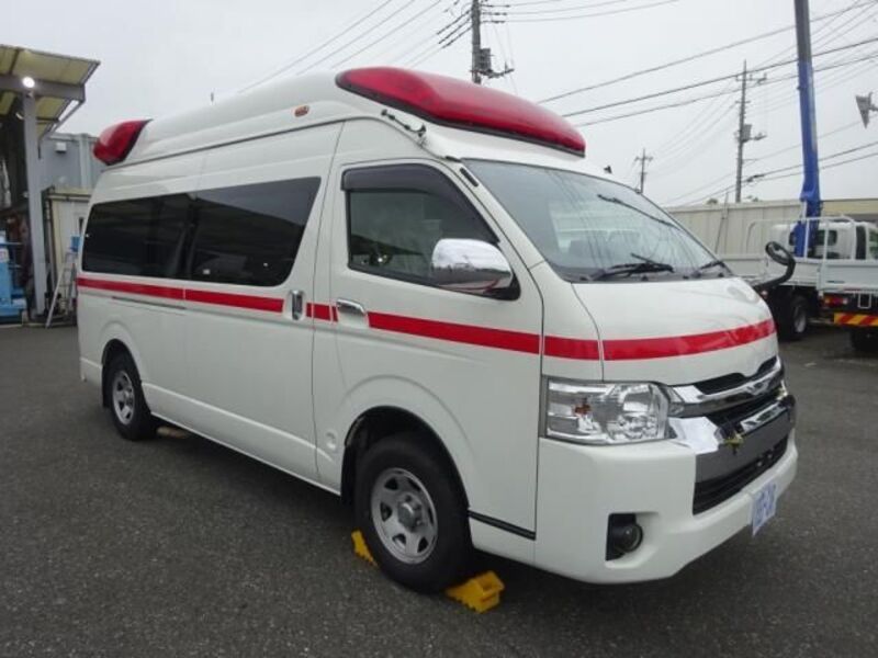 TOYOTA HIACE