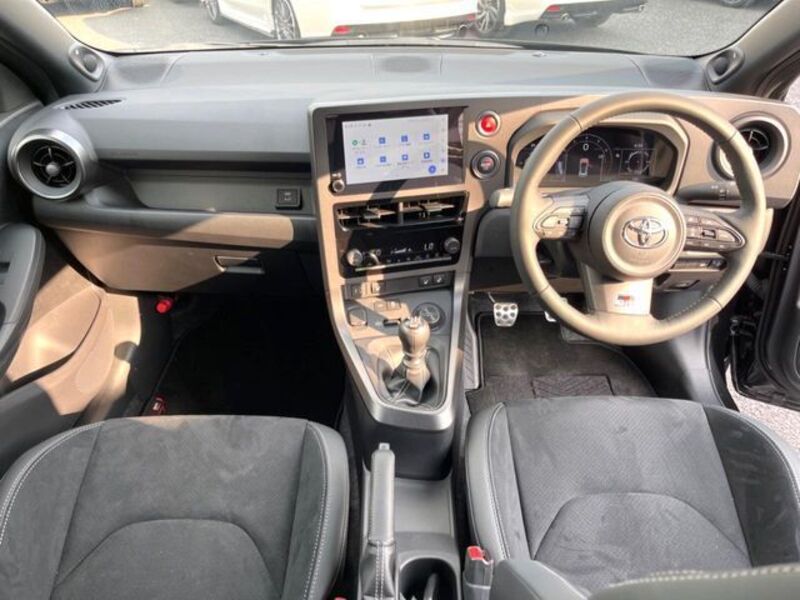 GR YARIS