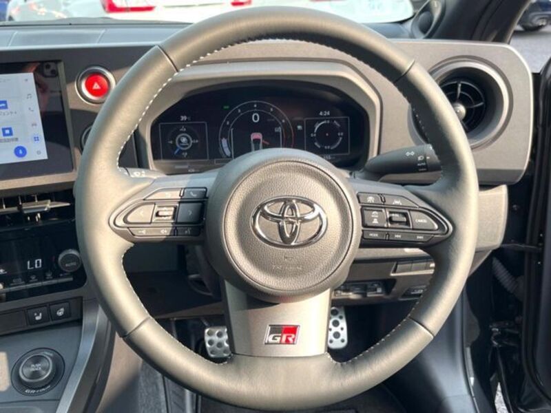 GR YARIS