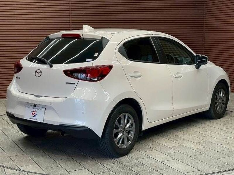 MAZDA2