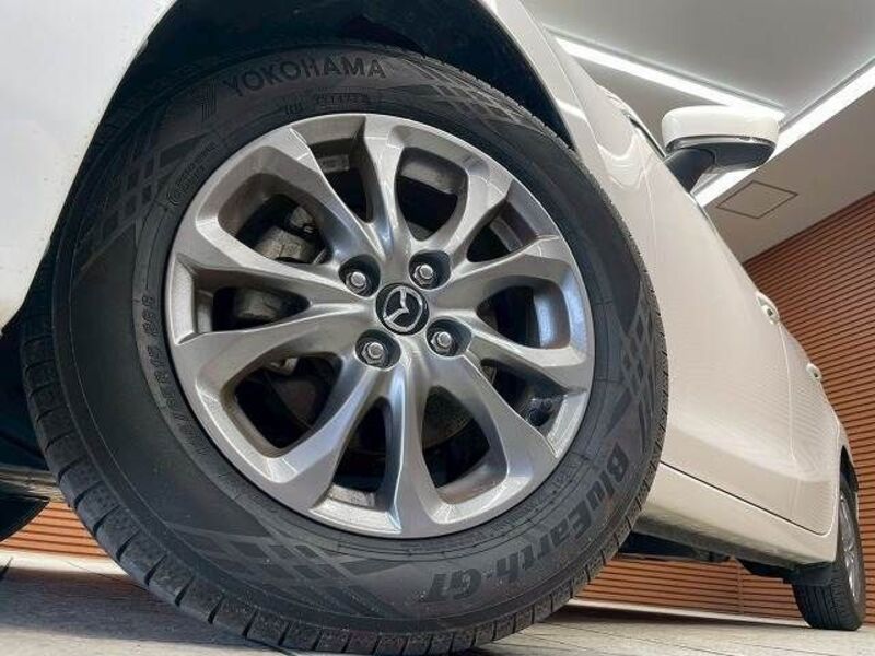 MAZDA2