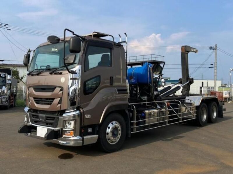 ISUZU GIGA