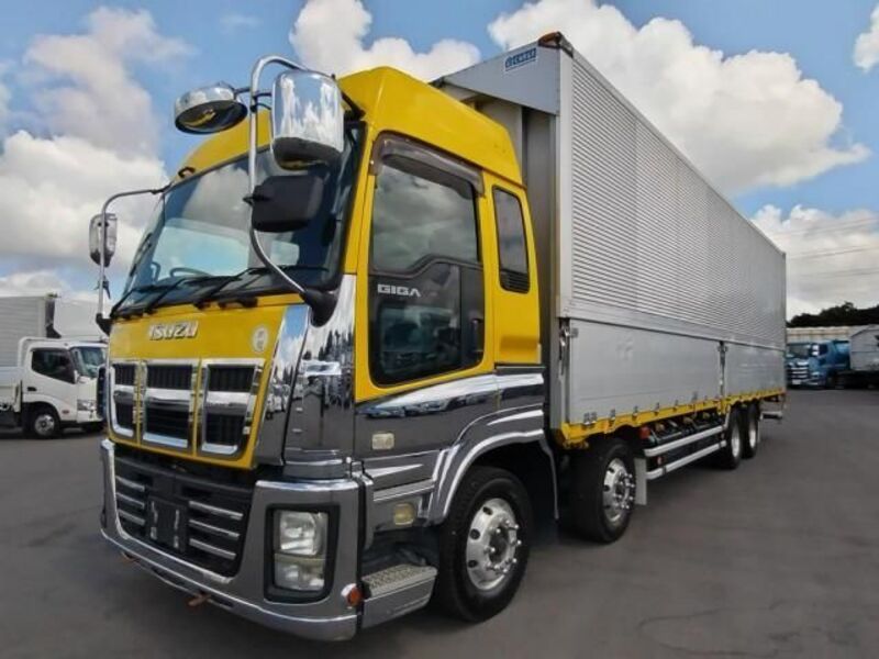 ISUZU GIGA