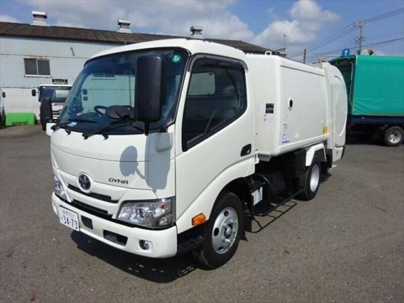 TOYOTA DYNA