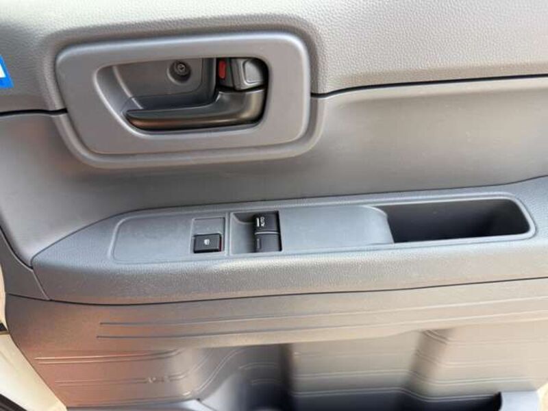 N-VAN