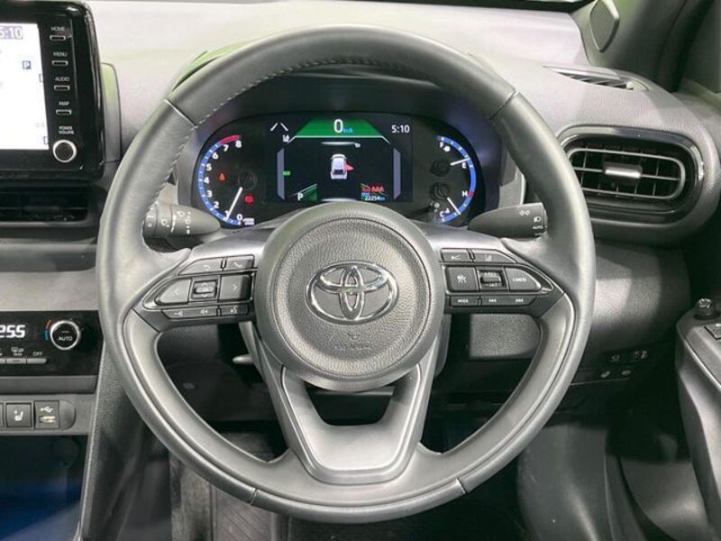 YARIS CROSS
