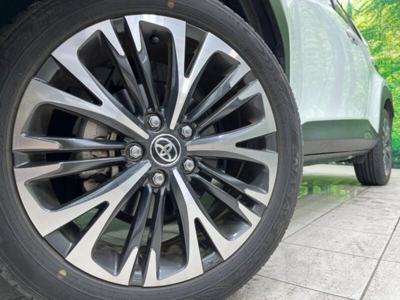 YARIS CROSS